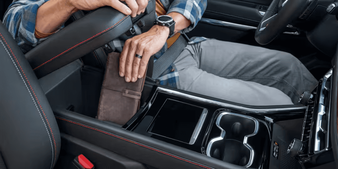 2025 Chevrolet Traverse Interior