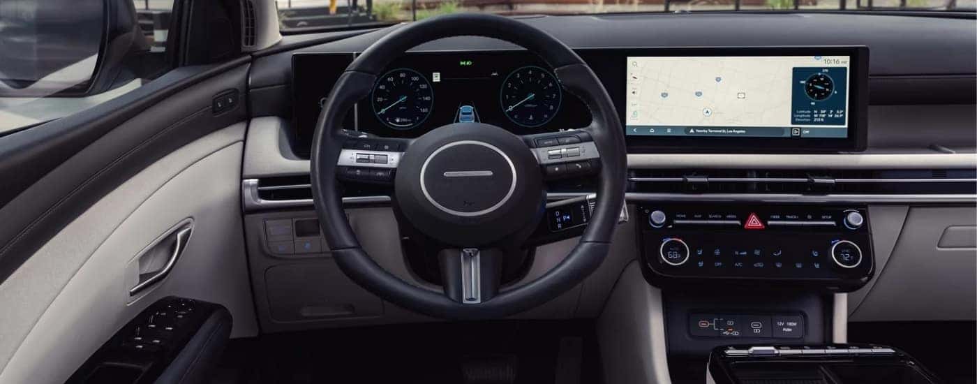 The black dash of a 2025 Hyundai Tucson.