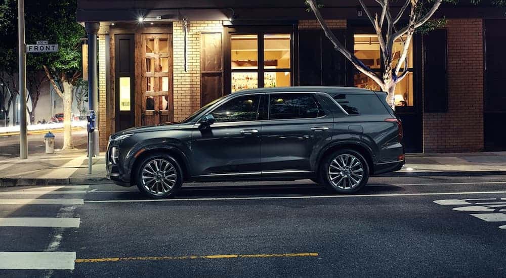 Side profile of a grey 2020 Hyundai Palisade going to look at used Hyundai Palisades for sale