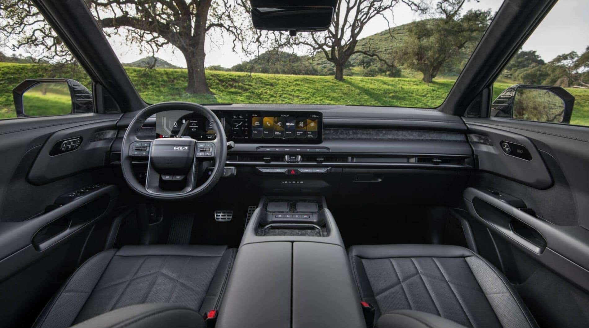 Interior view of the 2027 Kia Telluride featuring dual panoramic displays in Orlando