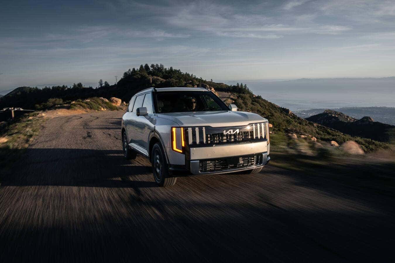 2027 Kia Telluride Hybrid SX-Prestige Front Three-Quarter View