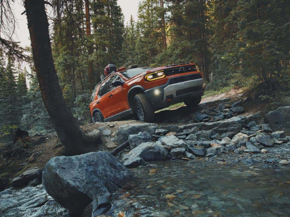 2026 Honda Passport TrailSport | Photo Courtesy: Honda 2026 Honda Passport TrailSport – Shown with Optional Accessories