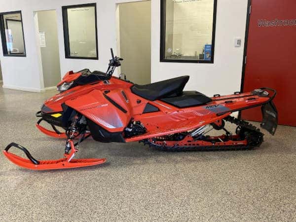 2019 Ski-Doo Backcountry 850 Orange 5
