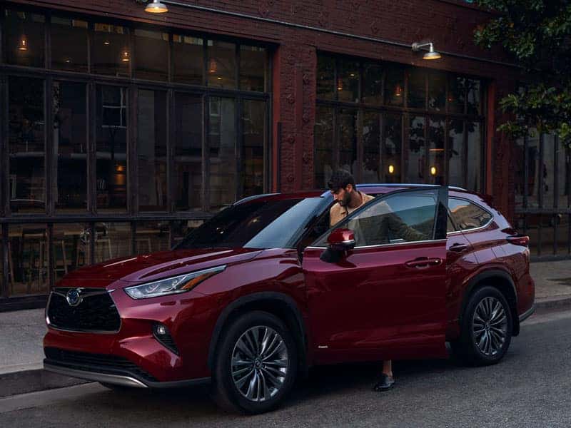 New 2023 Toyota Highlander Hybrid powertrains and performance