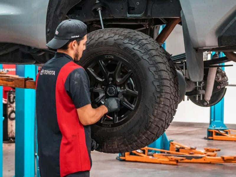 How to identify when your Toyota needs a Tire Service