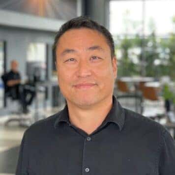 Min K.