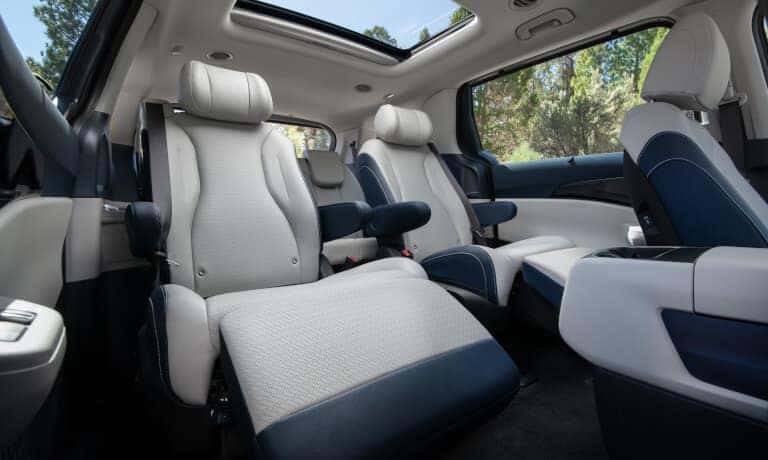 2026 Kia Carnival MPV middle seating
