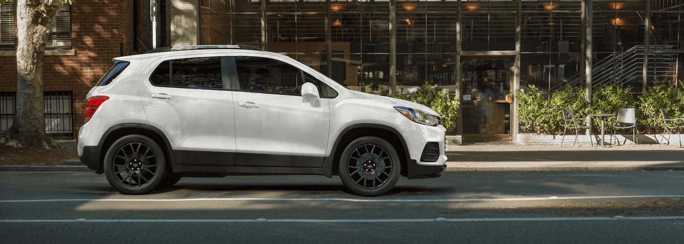 2022 chevy trax white exterior